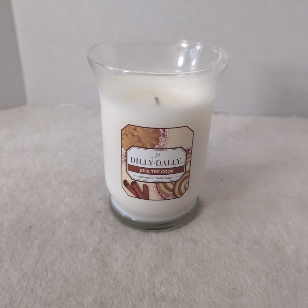 Dilly-Dally "Kiss The Cook" Delightfully Scented Candle
